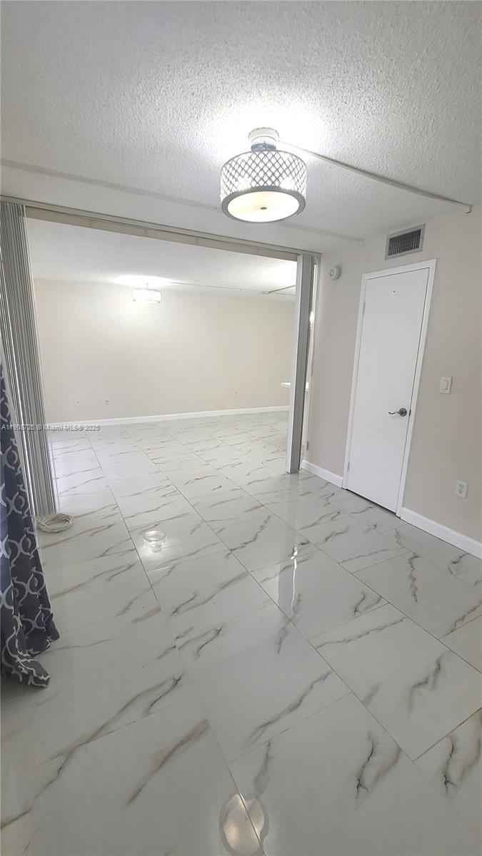 EL CID CONDO - Residential