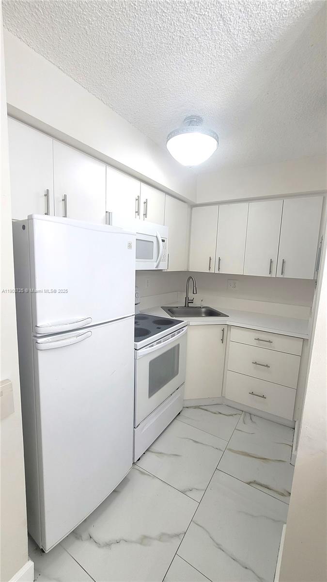 EL CID CONDO - Residential