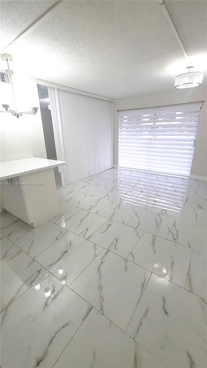 EL CID CONDO - Residential