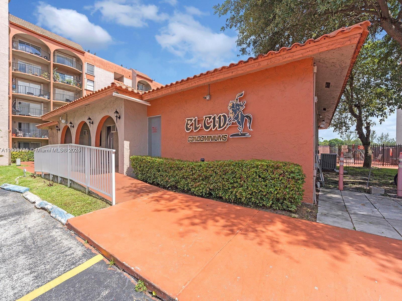 EL CID CONDO - Residential