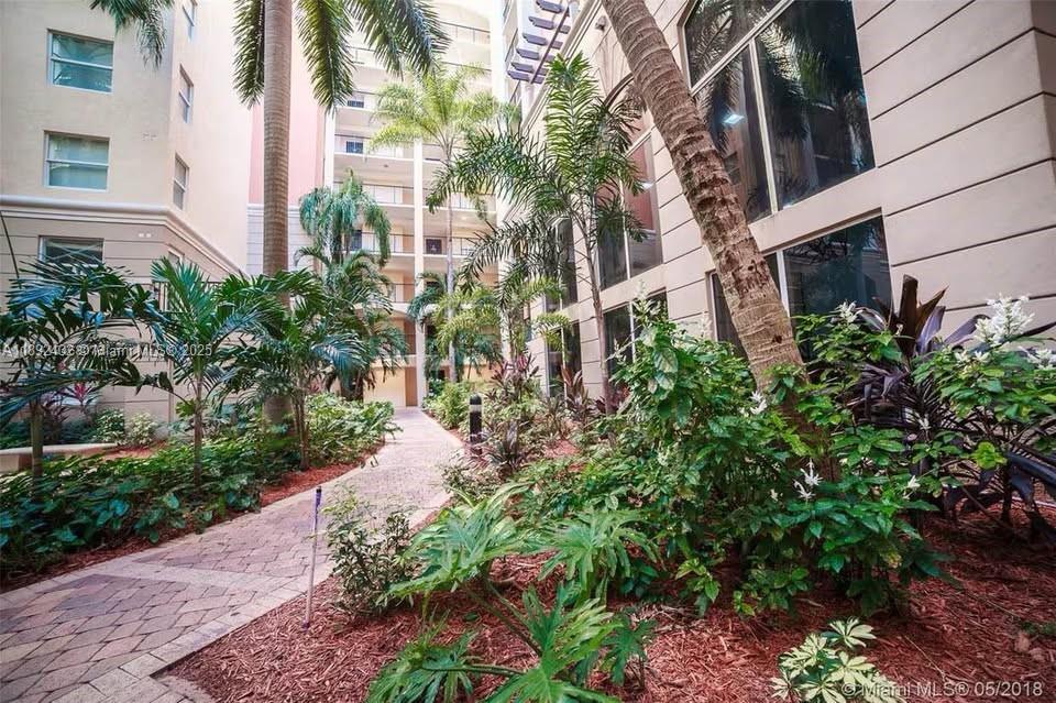 PORTO BELLAGIO CONDO - Residential