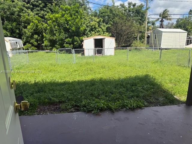 EVERGLADES PARK - Residential Lease