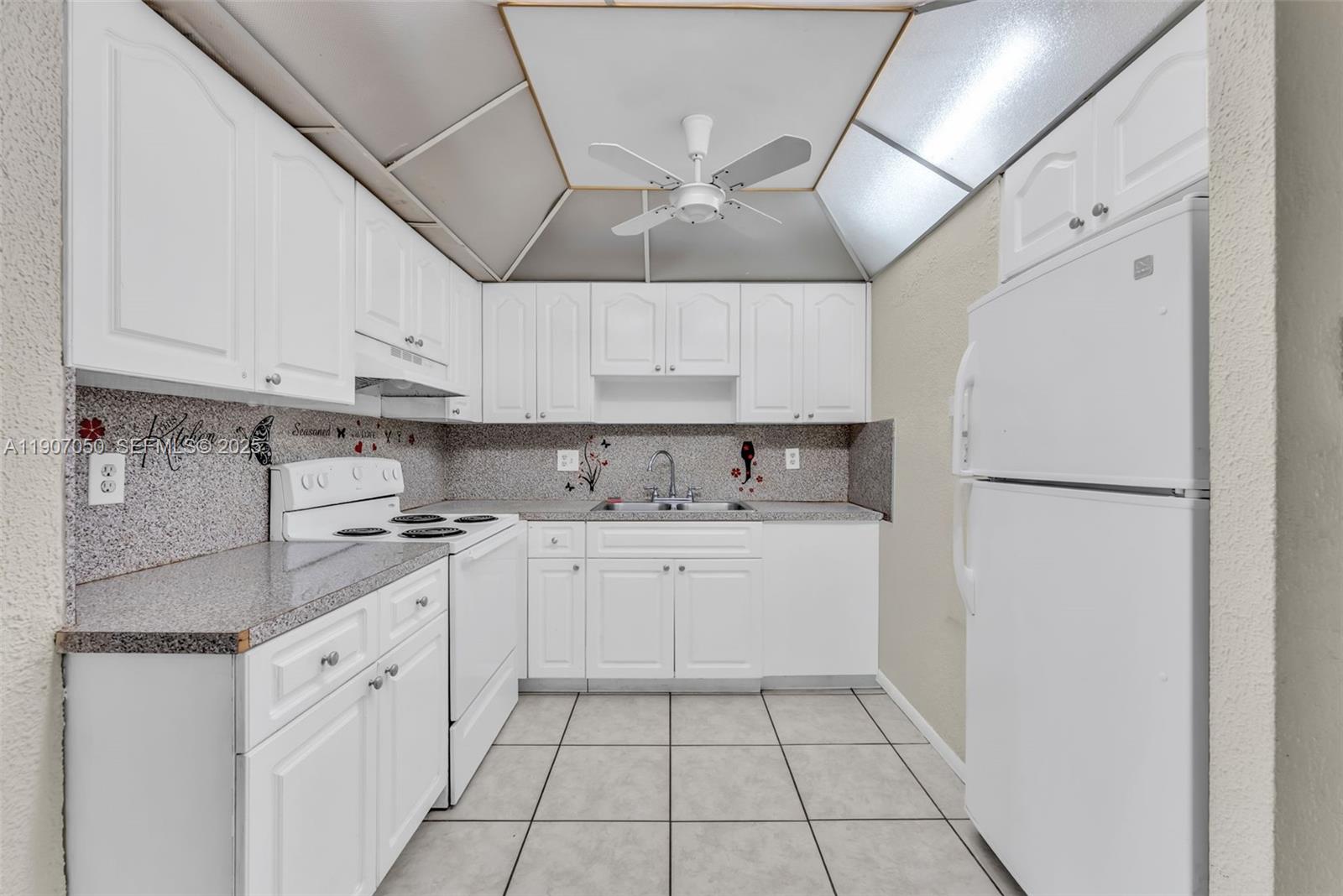 NEWPORT AT LAUDERHILL CON - Residential