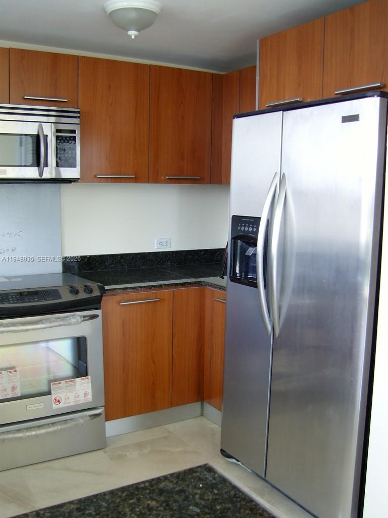 EASTSIDE AT AVENTURA COND - Residential