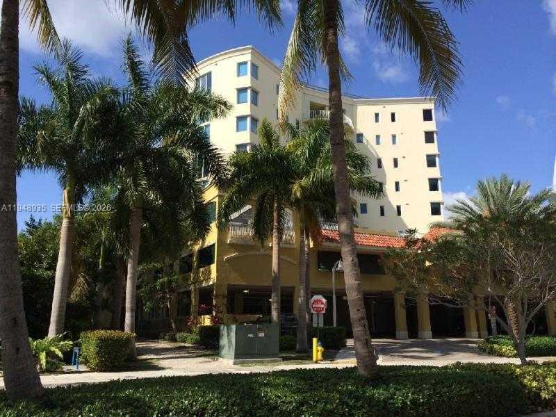 EASTSIDE AT AVENTURA COND - Residential