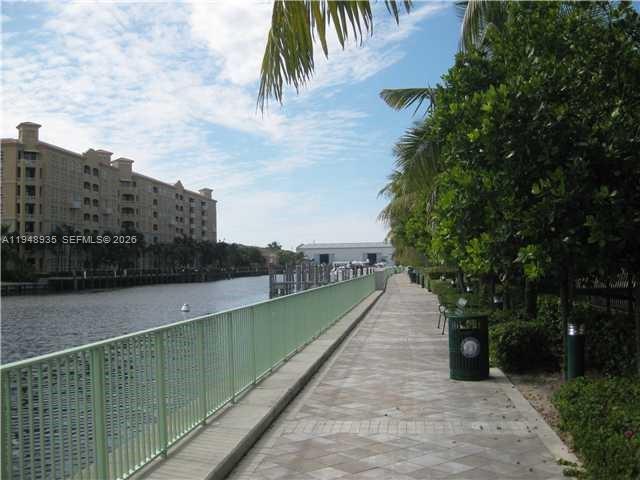 EASTSIDE AT AVENTURA COND - Residential
