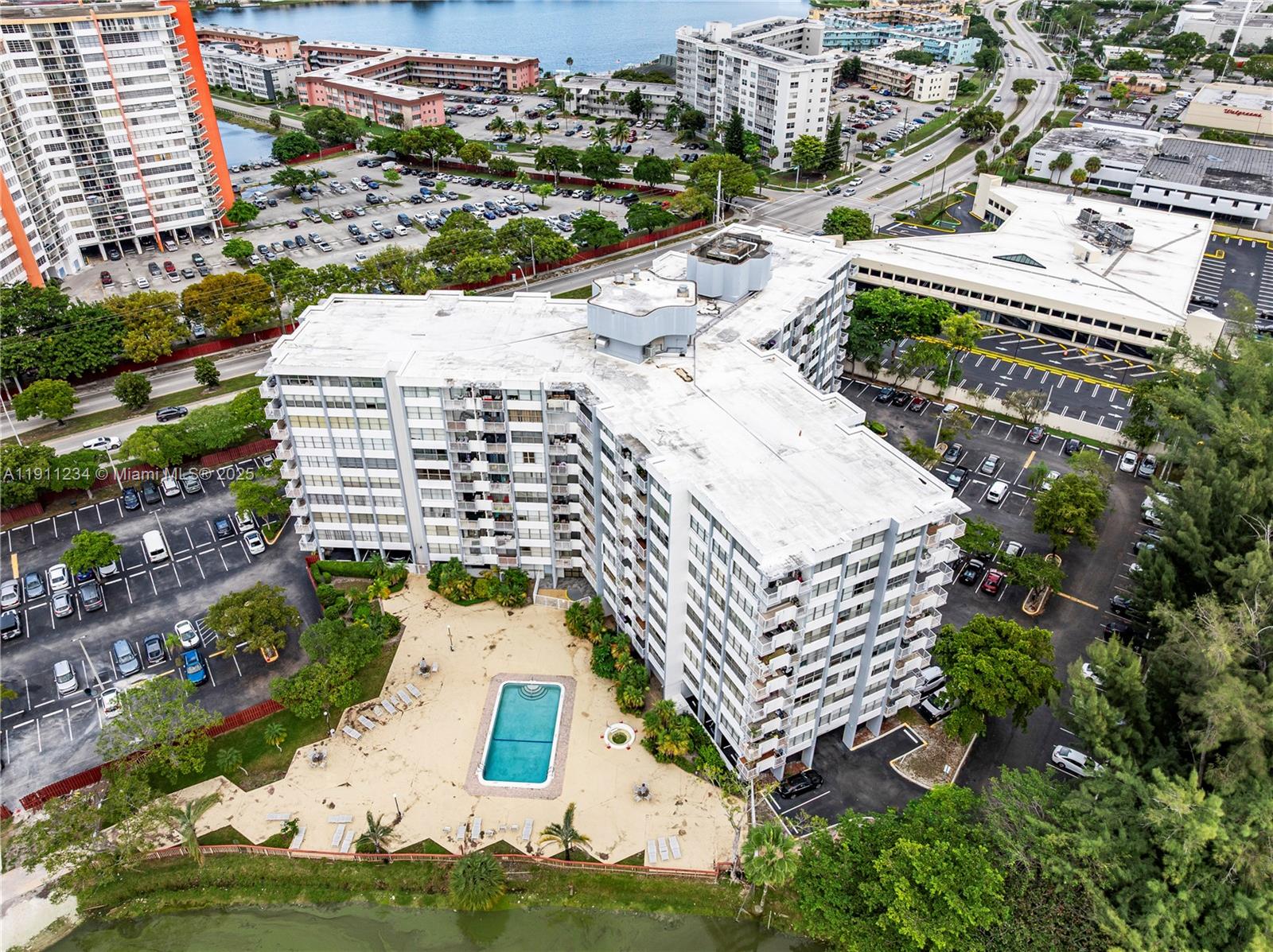 WILSHIRE CONDO - Residential