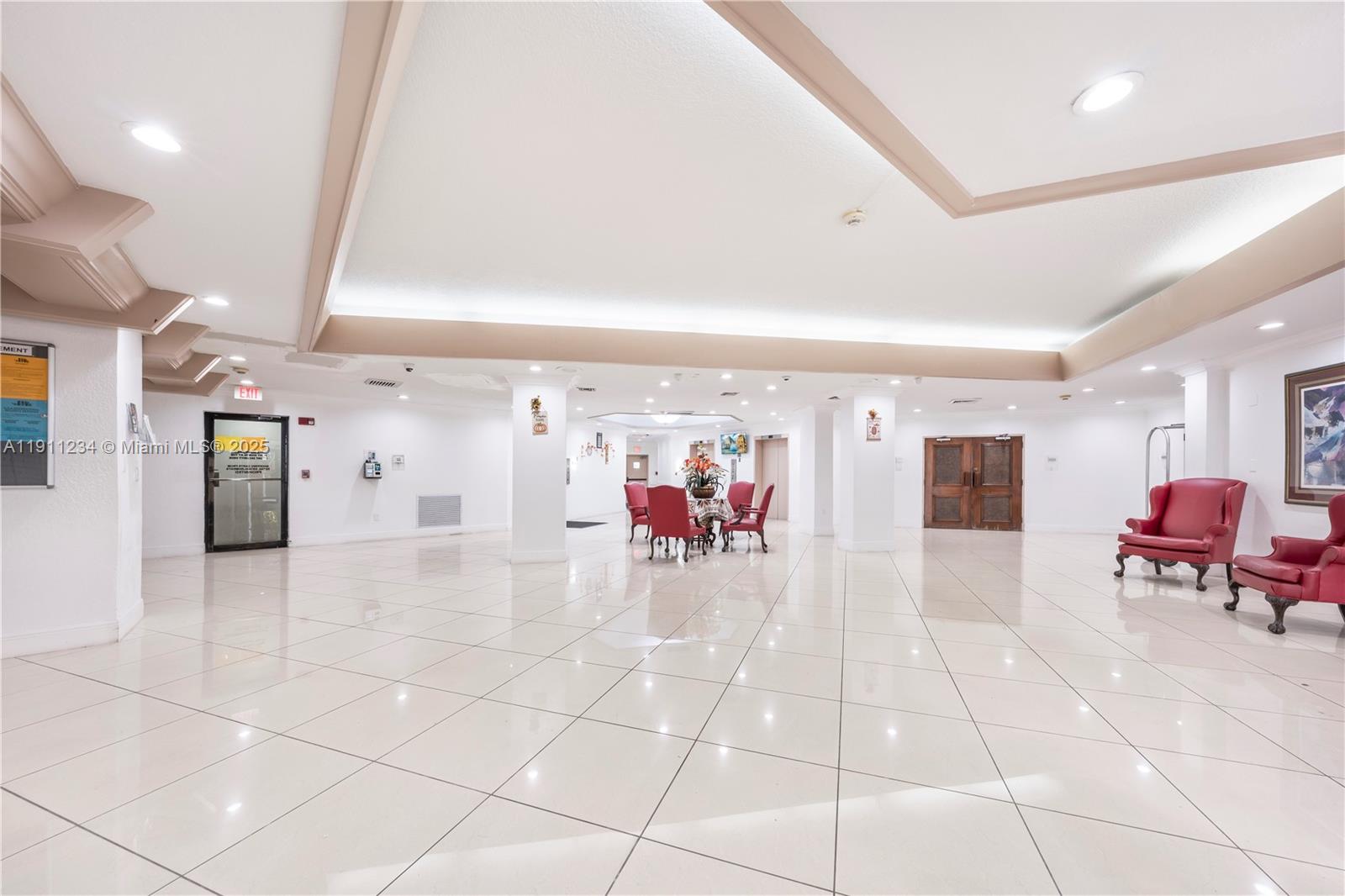 WILSHIRE CONDO - Residential