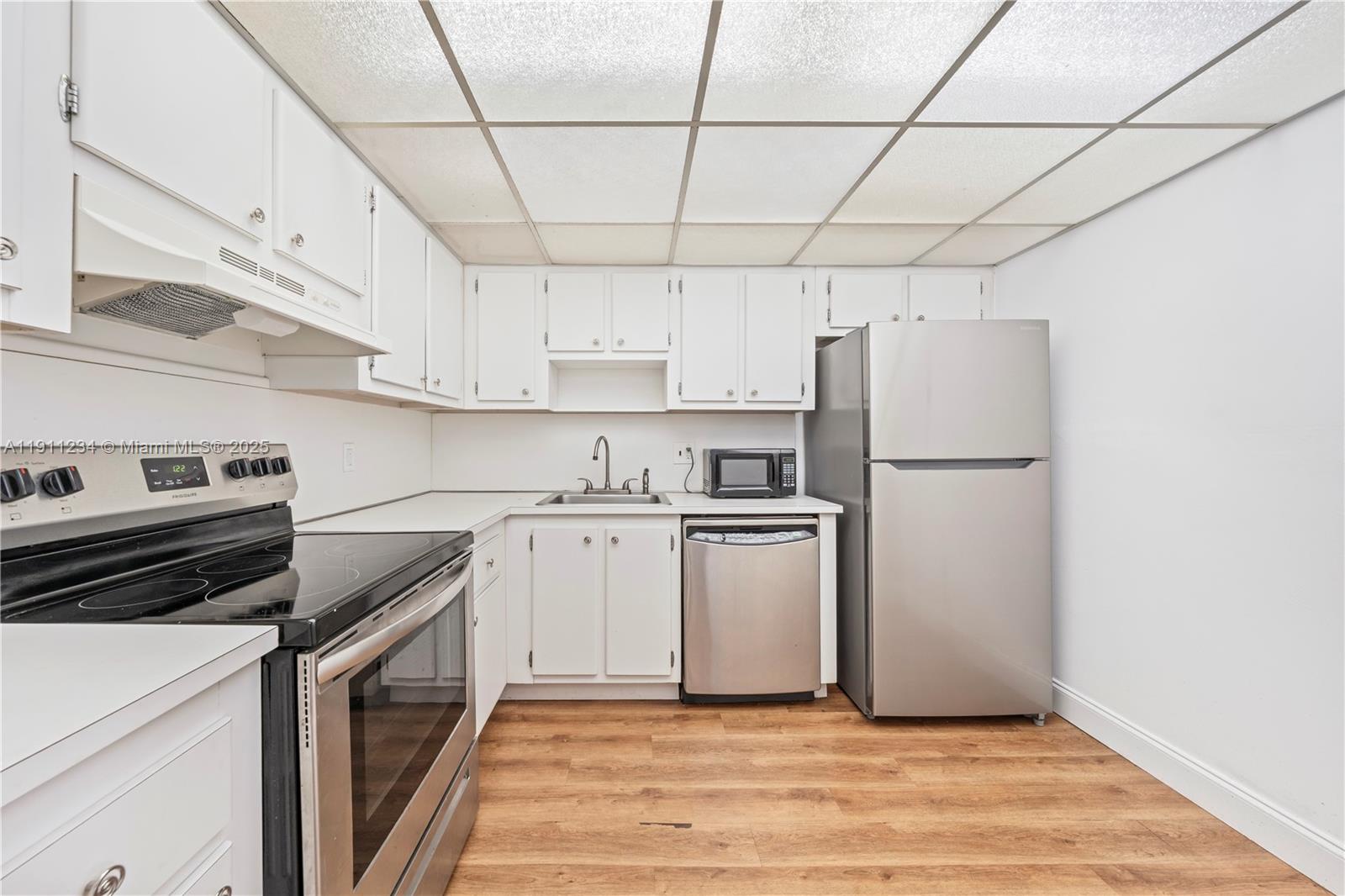 WILSHIRE CONDO - Residential