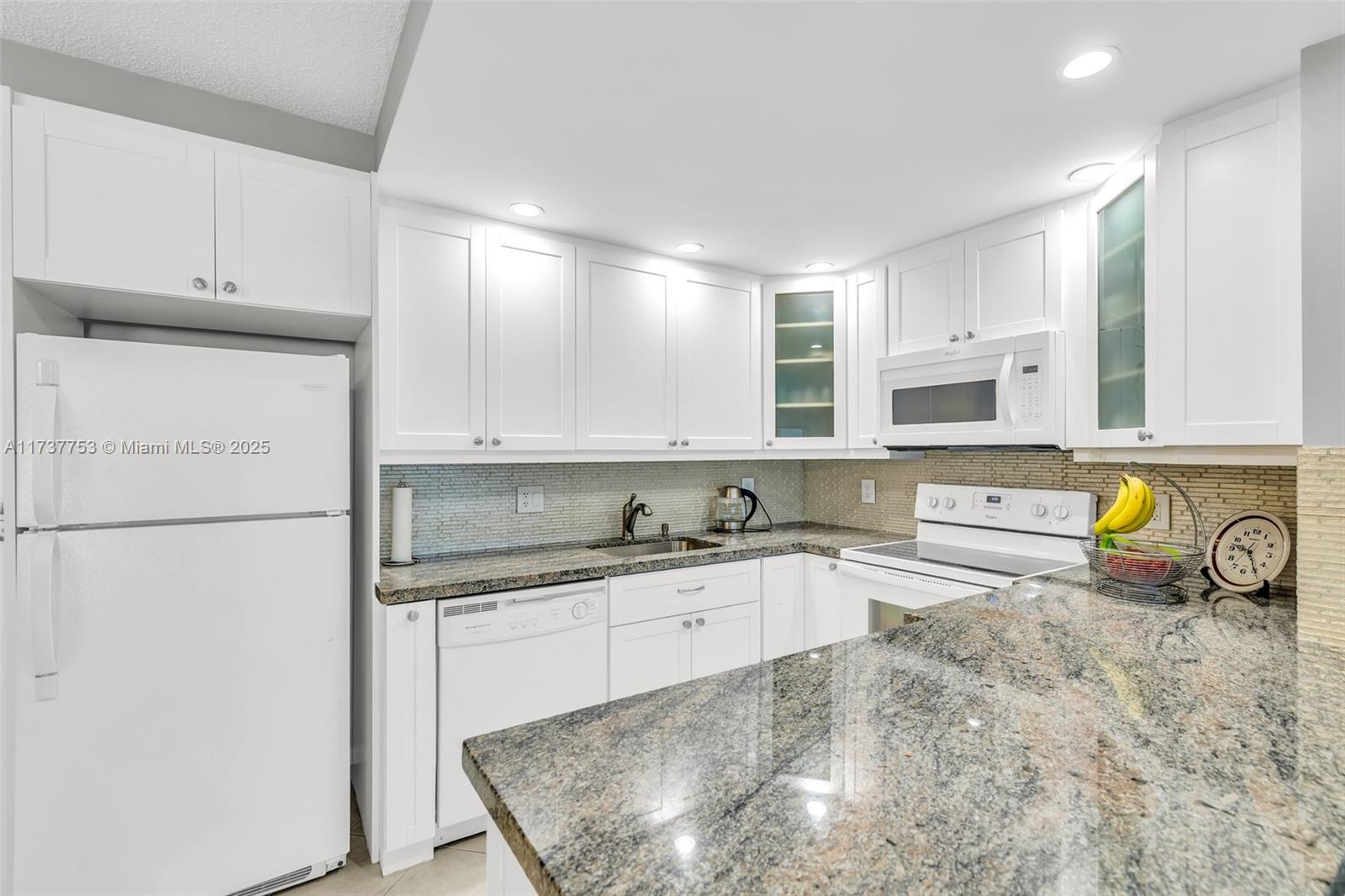 3011 Islewood D 3011, Deerfield Beach, Broward County, Florida - 1 Bedrooms  
2 Bathrooms - 