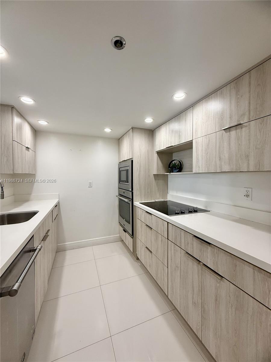 VENETIA CONDO - Residential Lease