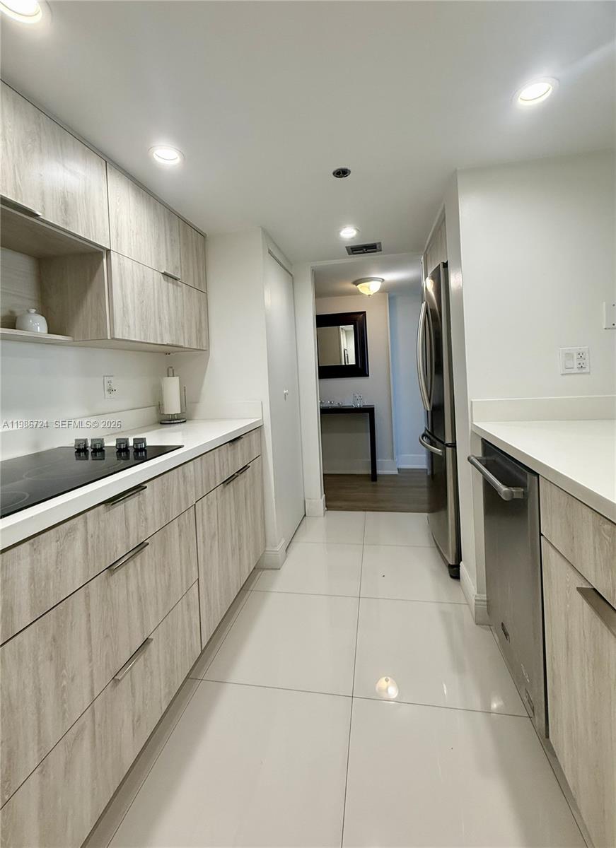 VENETIA CONDO - Residential Lease