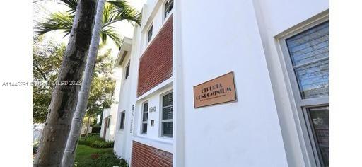 ETRURIA CONDO - Residential Lease