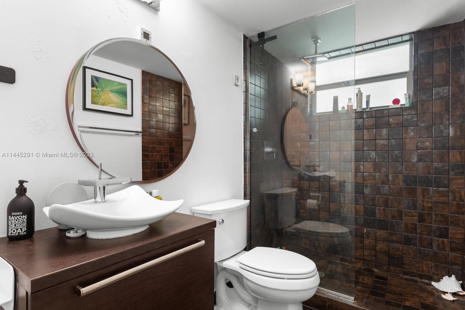 ETRURIA CONDO - Residential Lease