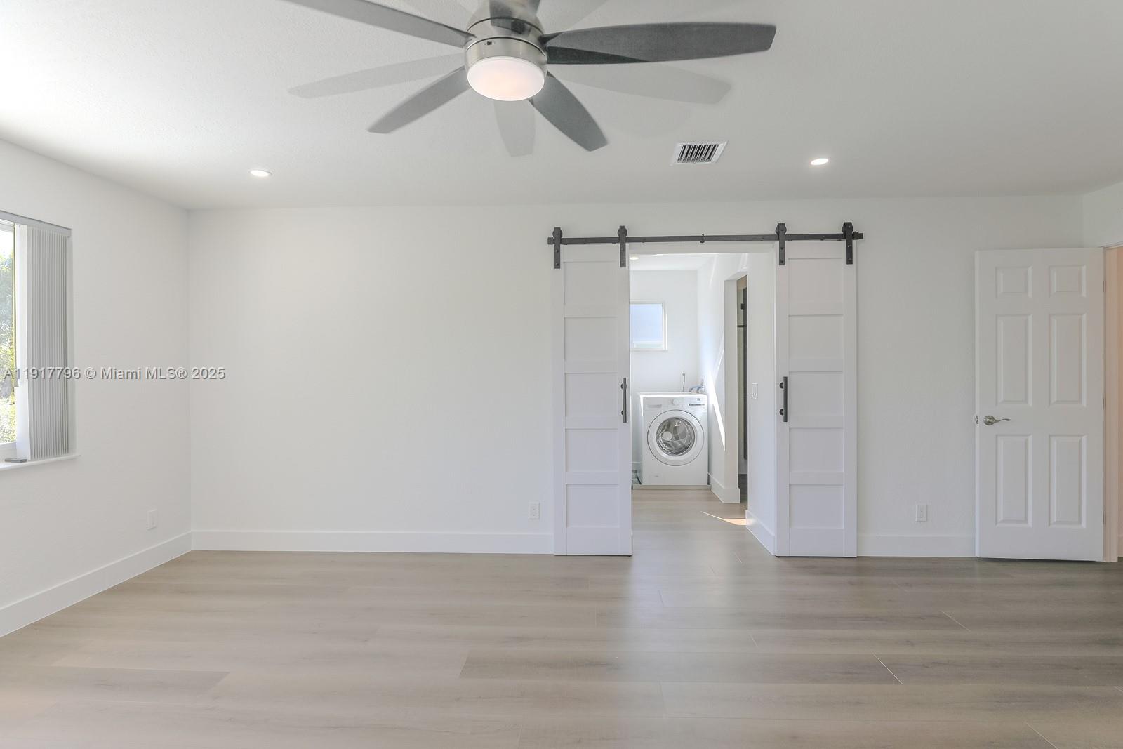 HOLLYWOOD GARDENS - Residential Lease