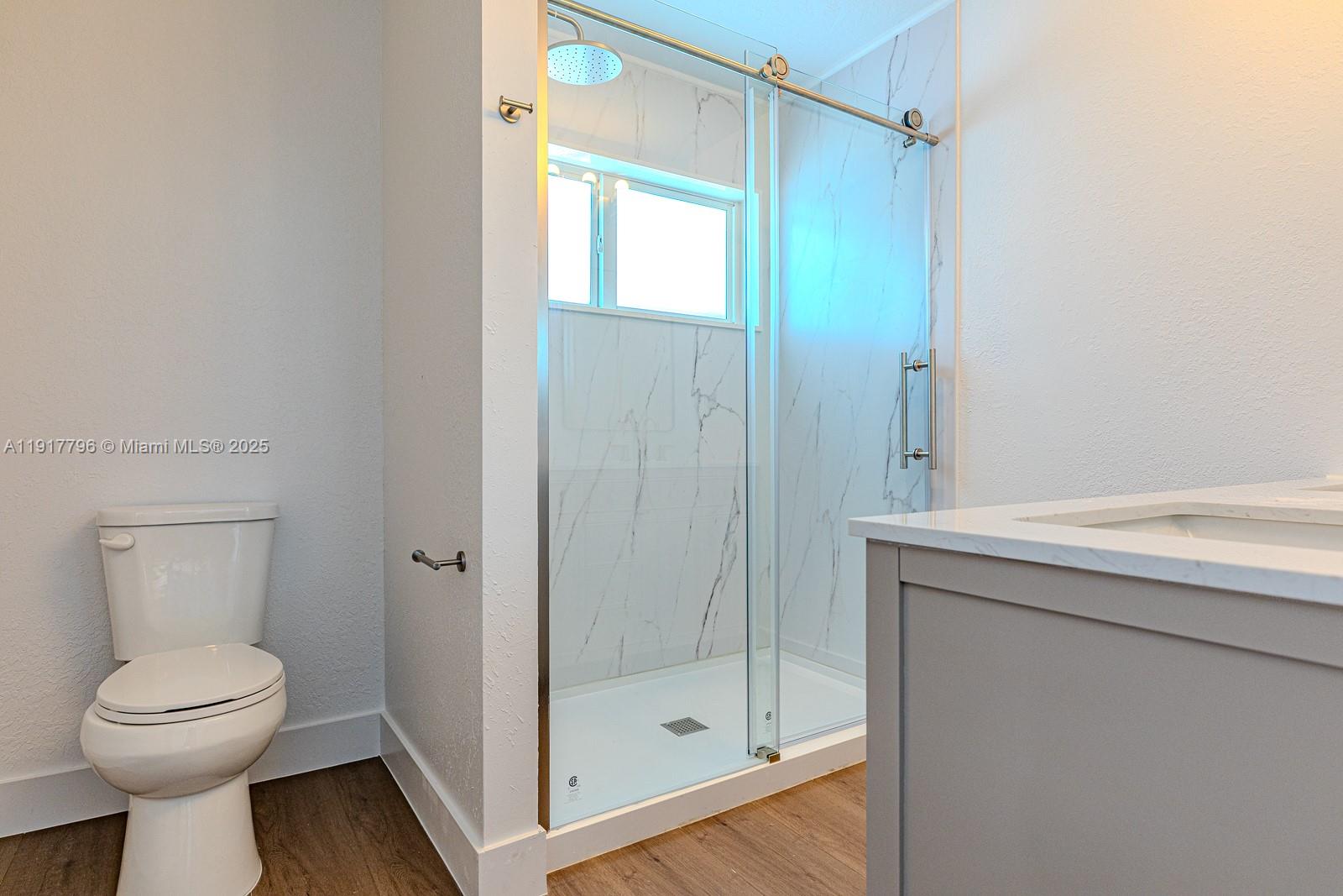 HOLLYWOOD GARDENS - Residential Lease