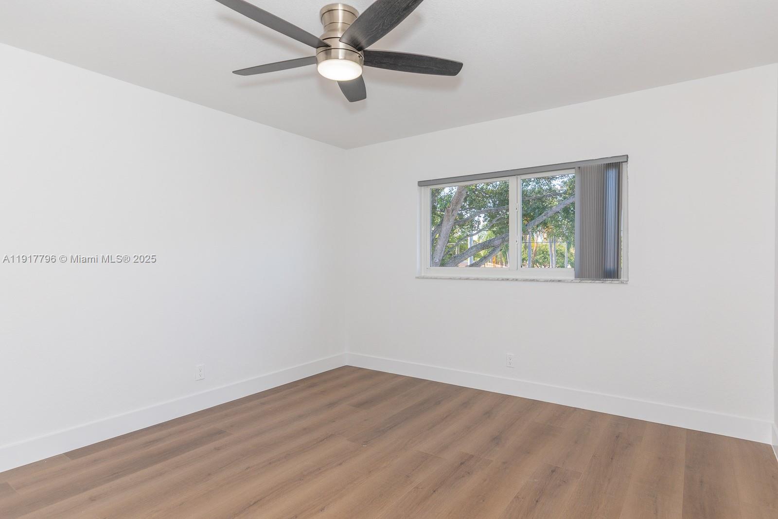 HOLLYWOOD GARDENS - Residential Lease