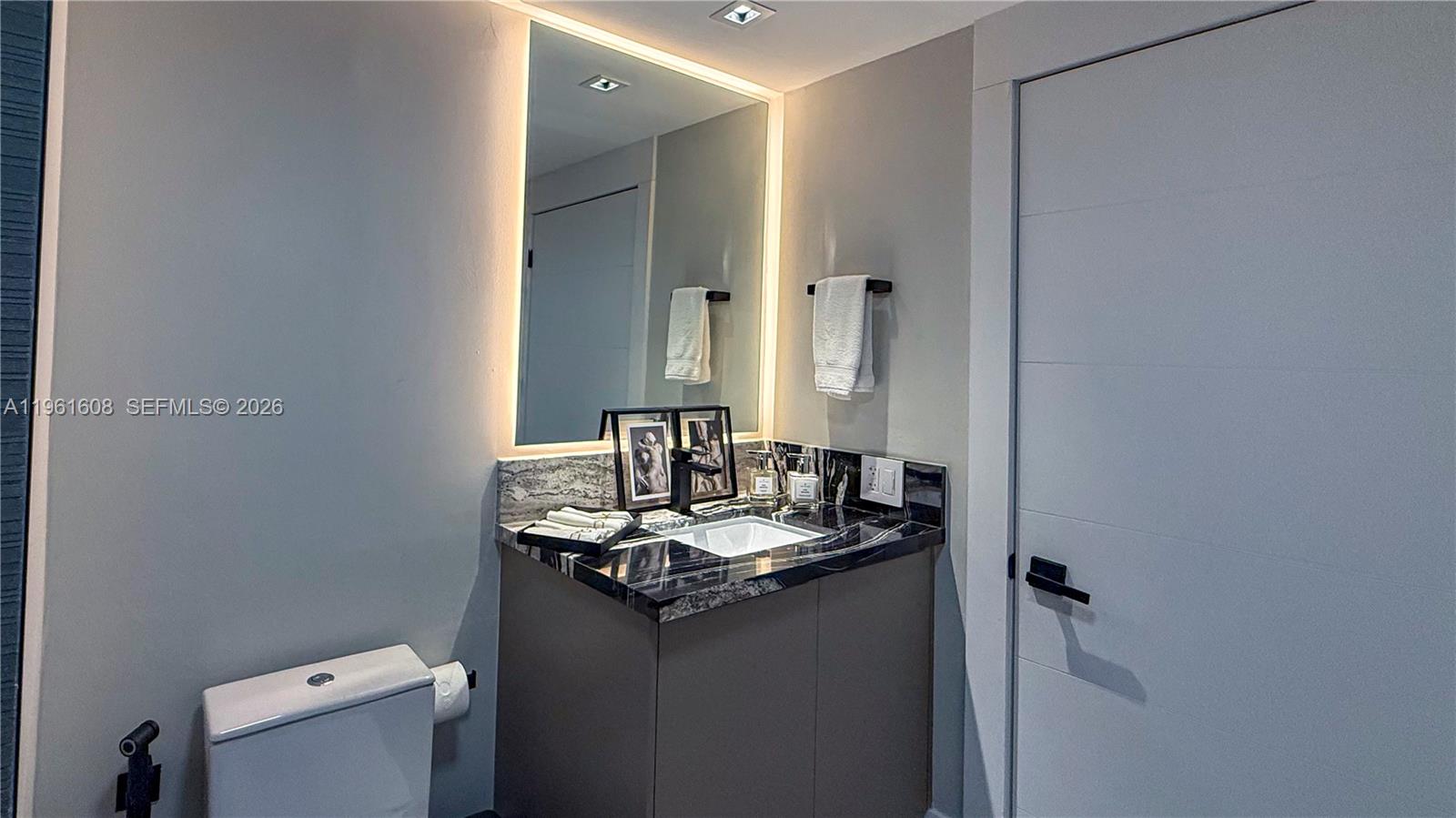 2000 ISL BLVD WILLIAMS IS - Residential