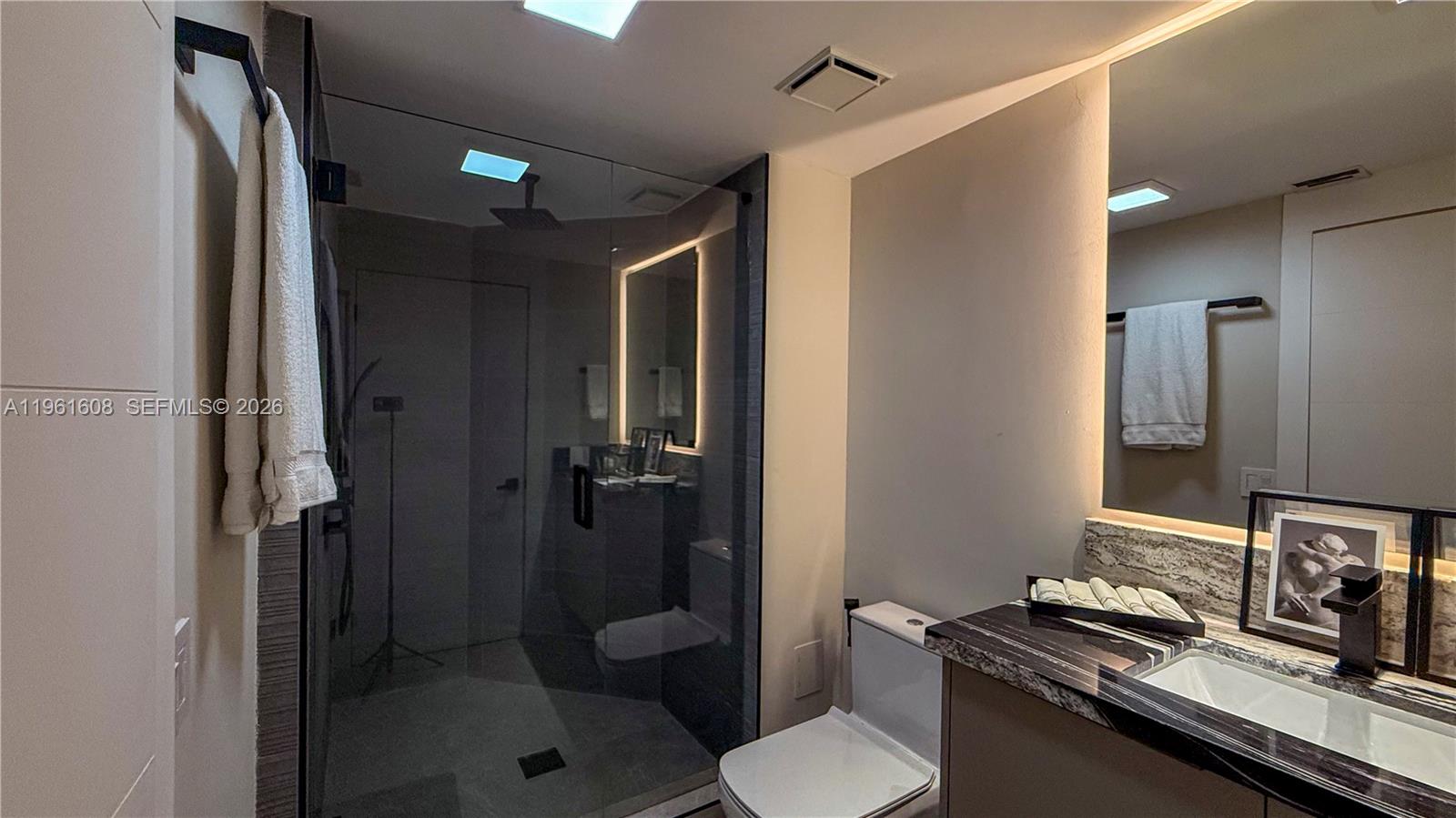 2000 ISL BLVD WILLIAMS IS - Residential