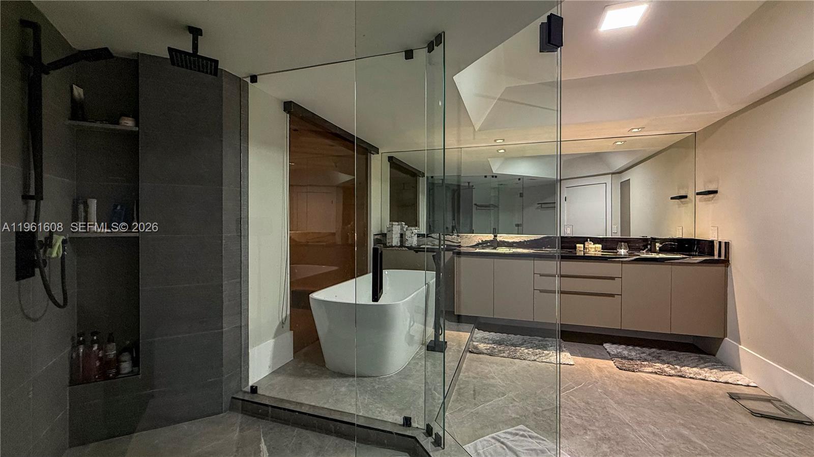 2000 ISL BLVD WILLIAMS IS - Residential