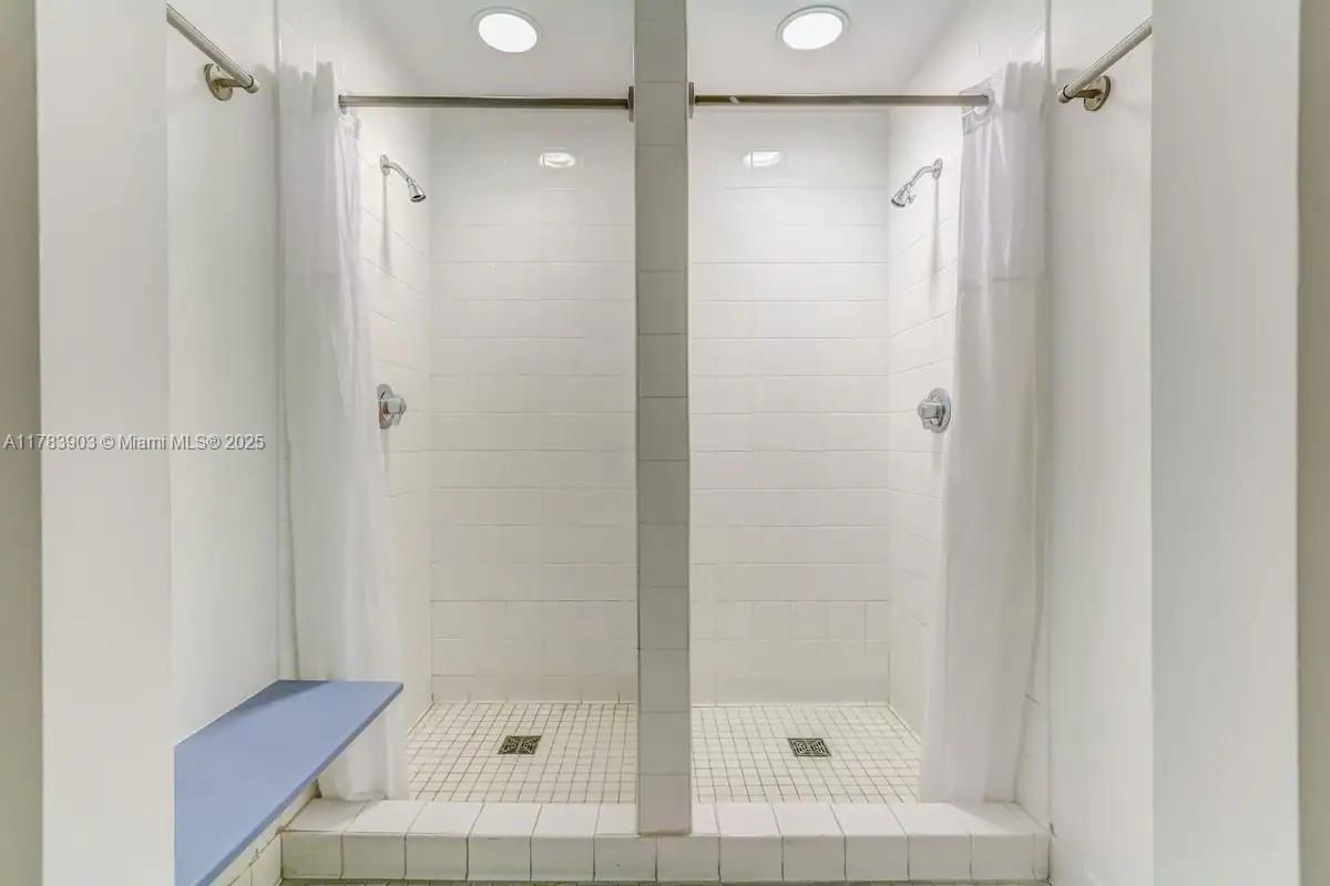 THE CLUB AT BRICKELL BAY - Residential