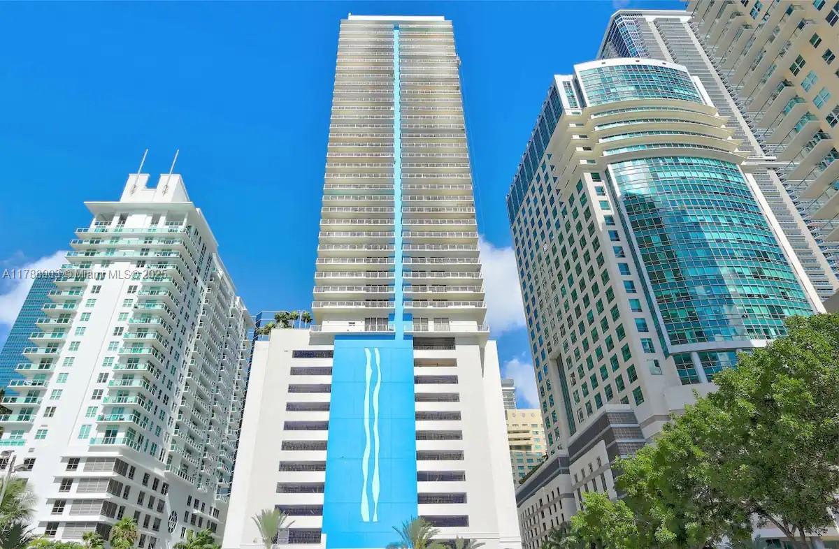 THE CLUB AT BRICKELL BAY - Residential