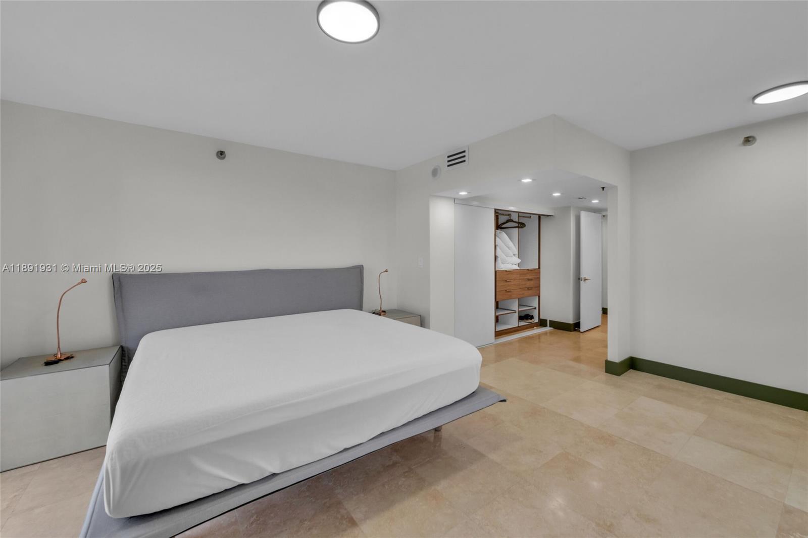 WATERVIEW CONDO - Residential