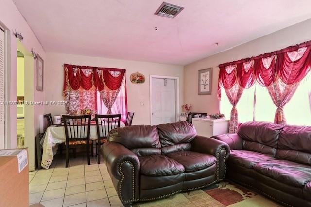 CYPRESS PLAZA ANNEX - Residential Income