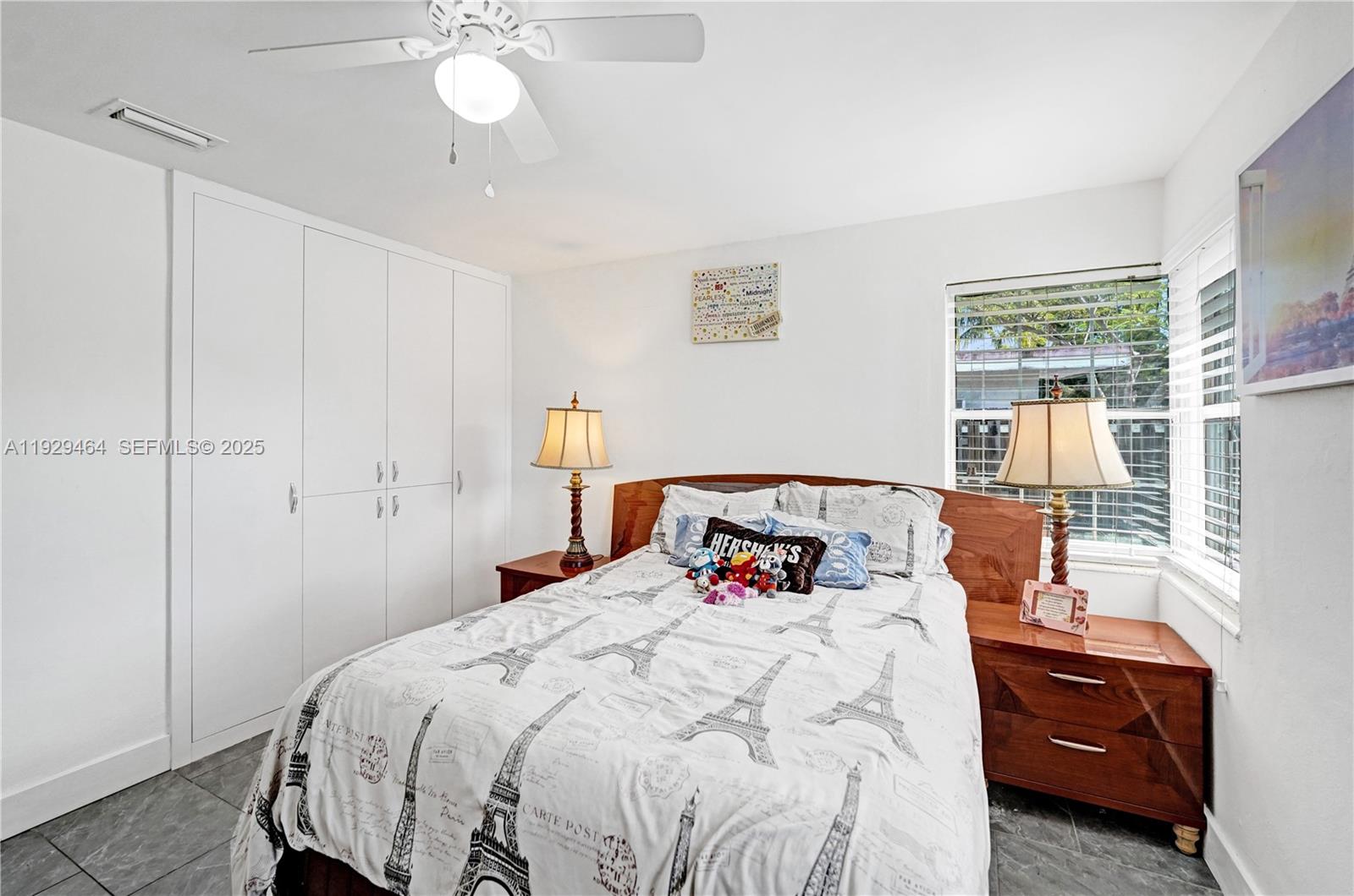 CRESTHAVEN NO 8 - Residential