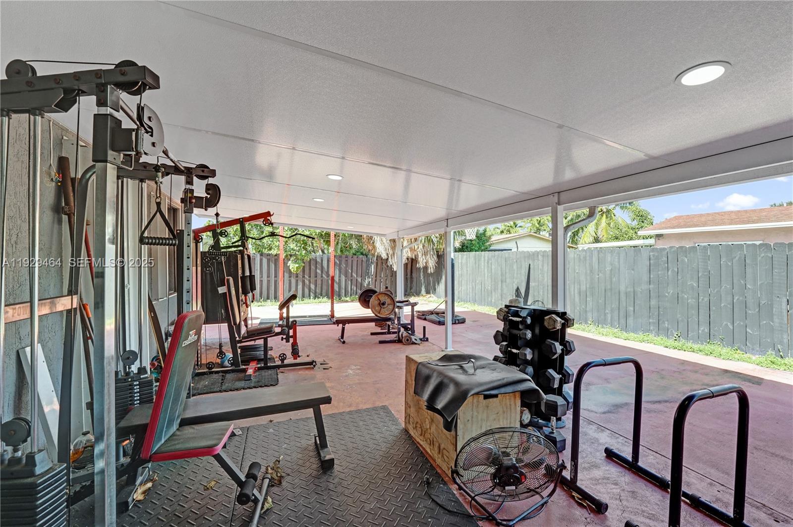 CRESTHAVEN NO 8 - Residential