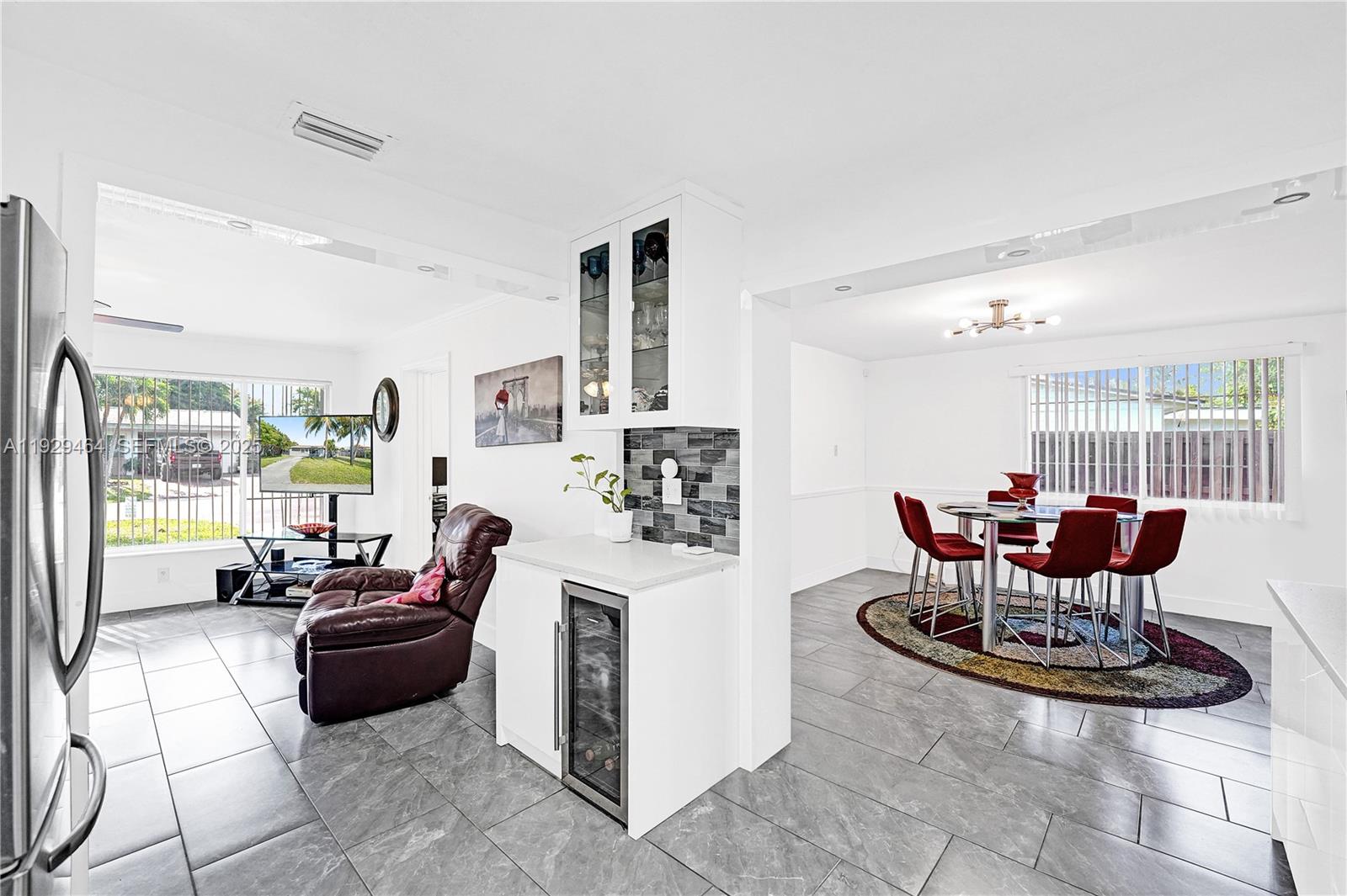 CRESTHAVEN NO 8 - Residential