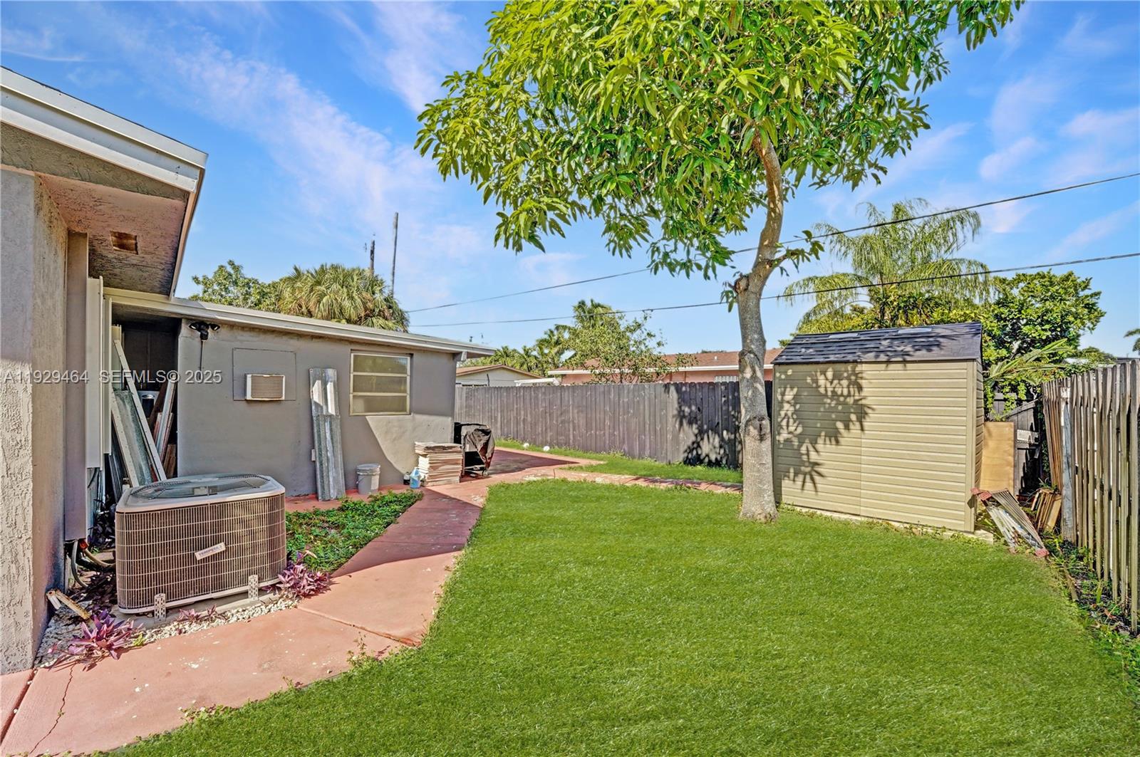 CRESTHAVEN NO 8 - Residential