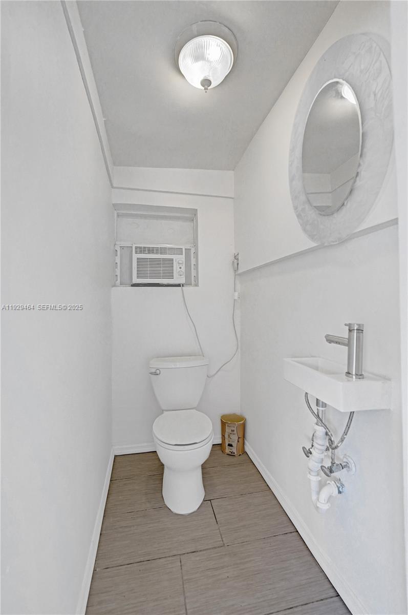 CRESTHAVEN NO 8 - Residential