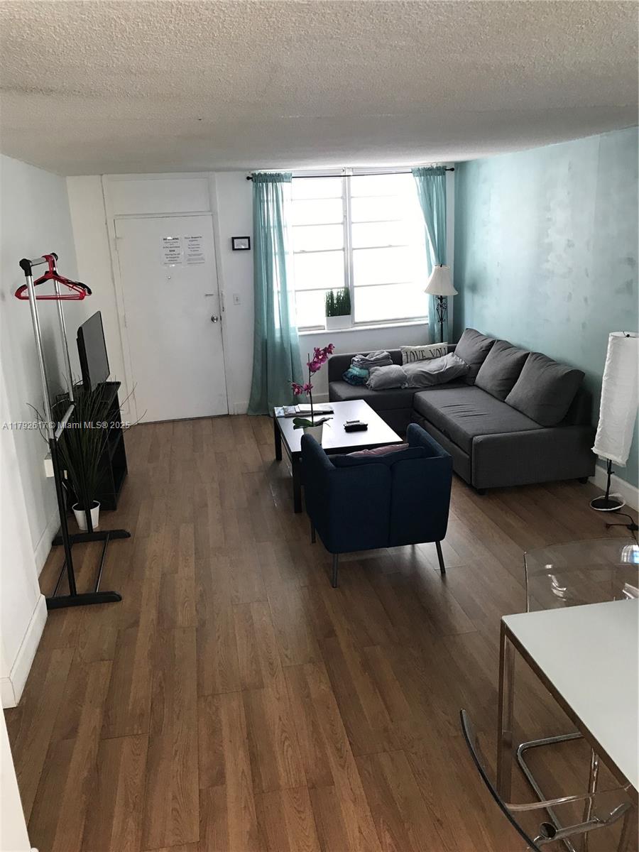 Rental Property at 1732 Meridian Ave 702, Miami Beach, Miami-Dade County, Florida - Bedrooms: 1 
Bathrooms: 1  - $1,950 MO.