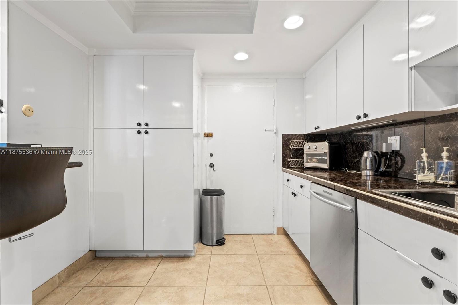 ALLINGTON TOWERS CONDO - Residential