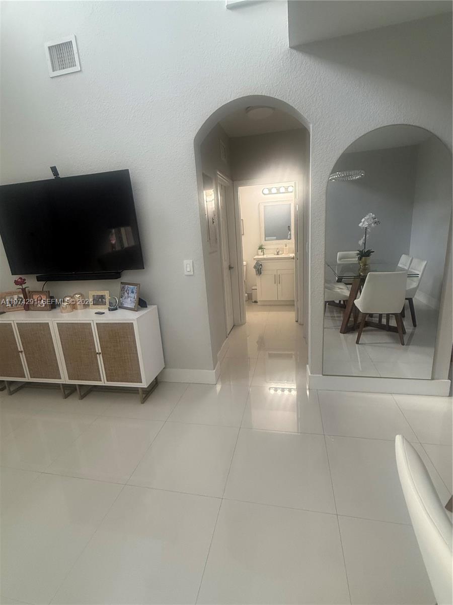 FLORIDIAN ISLES - Residential