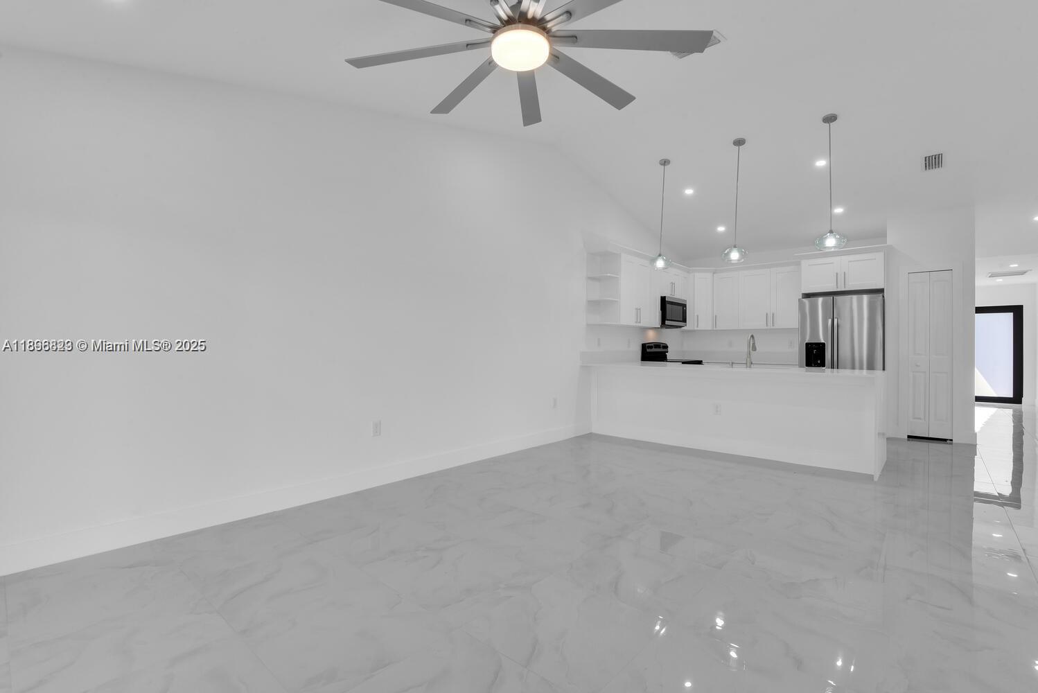 LEHIGH ESTATES - Residential Income