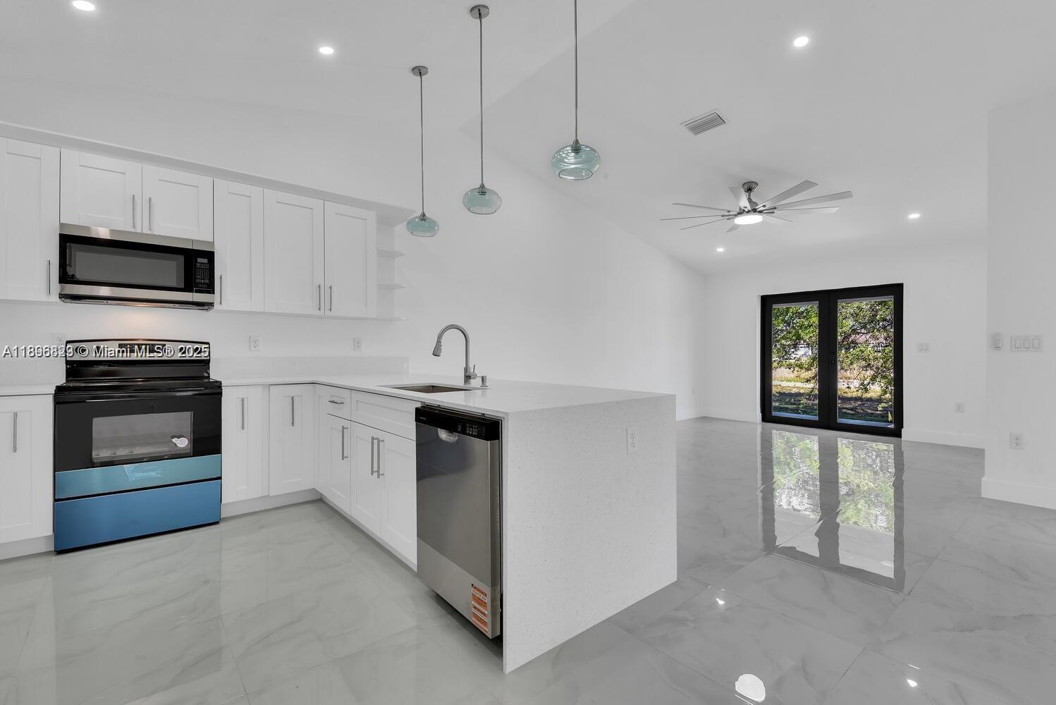 LEHIGH ESTATES - Residential Income