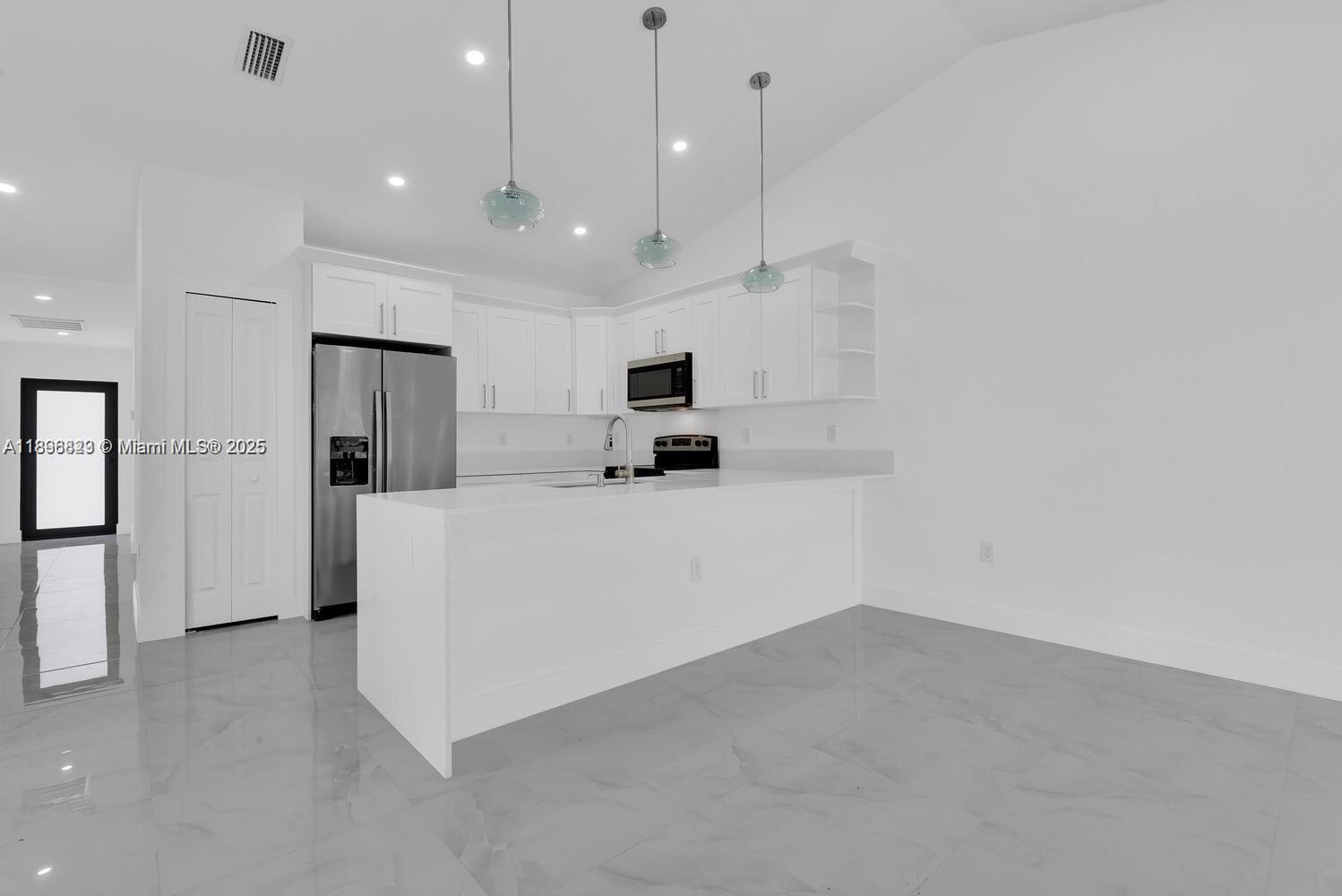 LEHIGH ESTATES - Residential Income