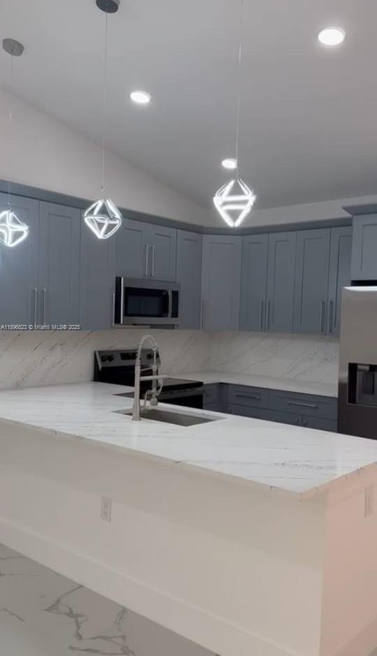 LEHIGH ESTATES - Residential Income