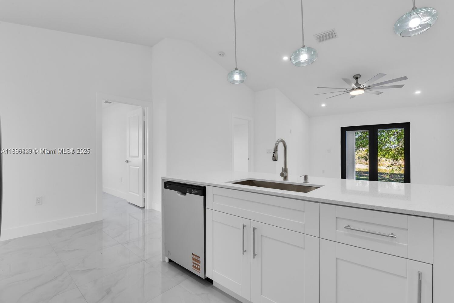 LEHIGH ESTATES - Residential Income