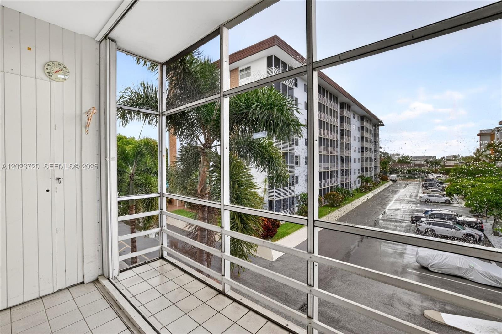 RIVER SHORES CONDO - Residential