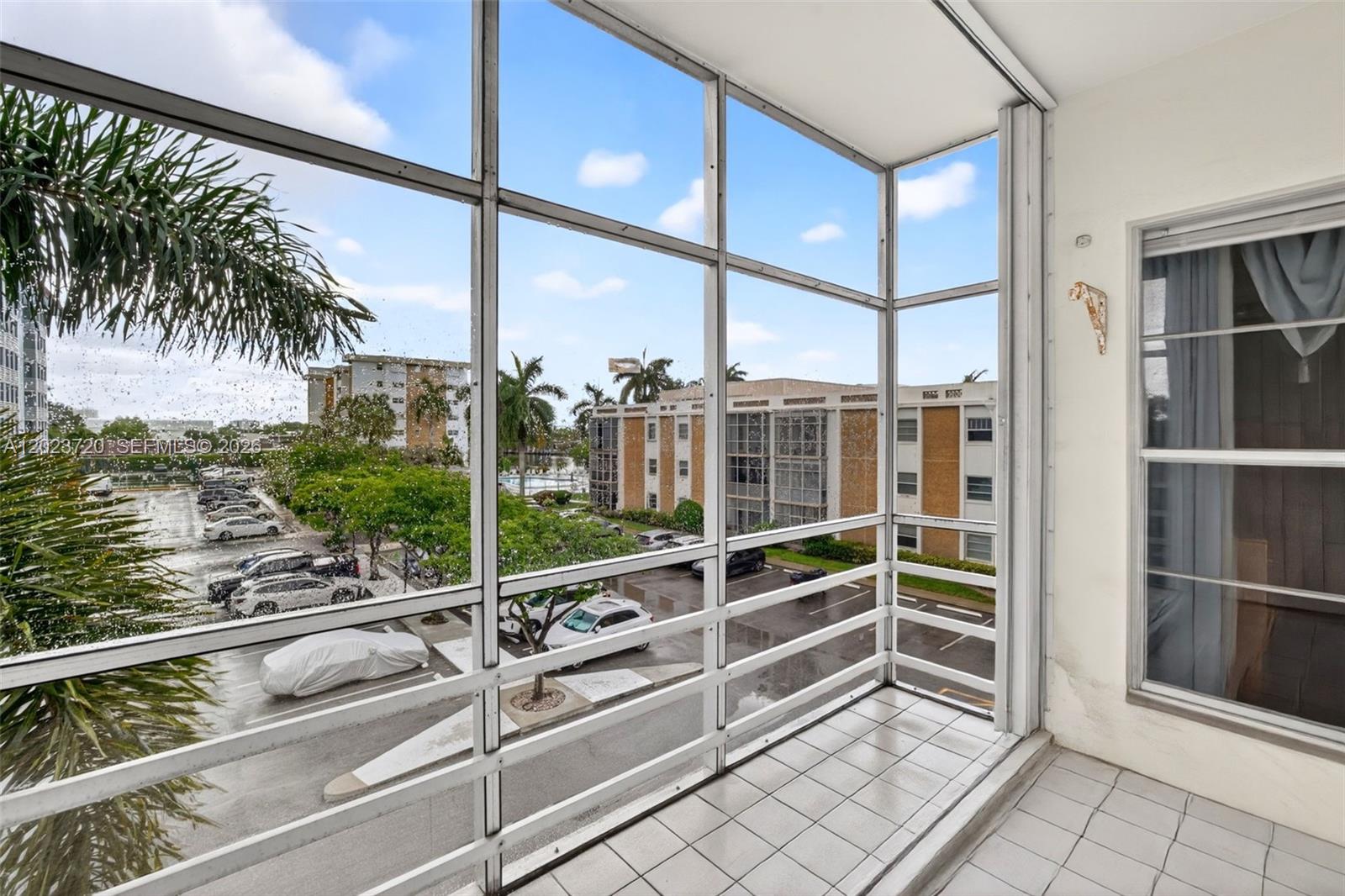 RIVER SHORES CONDO - Residential