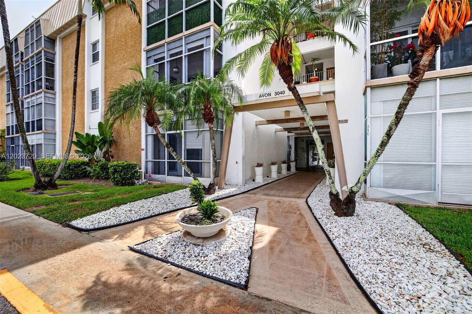 RIVER SHORES CONDO - Residential