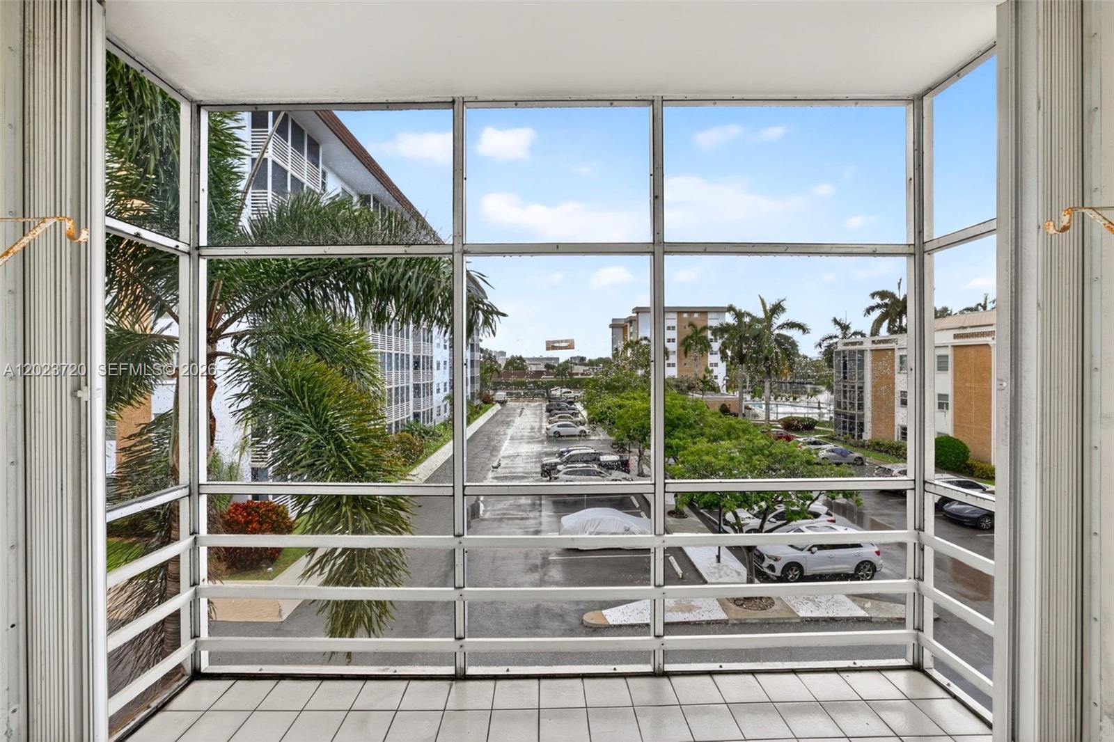 RIVER SHORES CONDO - Residential