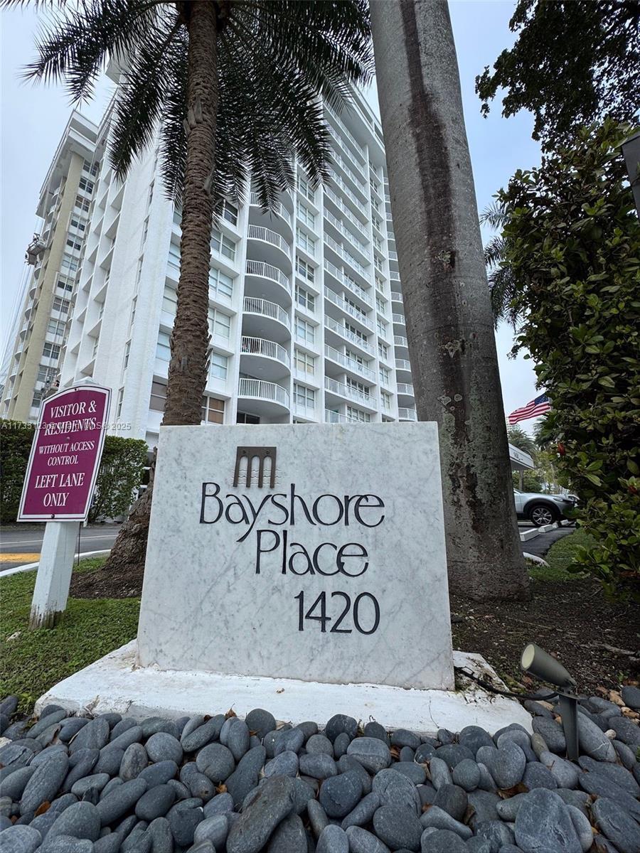 Property for Sale at 1420 Brickell Bay Dr 306D, Miami, Broward County, Florida - Bedrooms: 2 
Bathrooms: 2  - $460,000