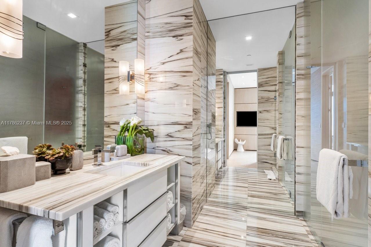 2201 COLLINS AVE CONDO - Residential