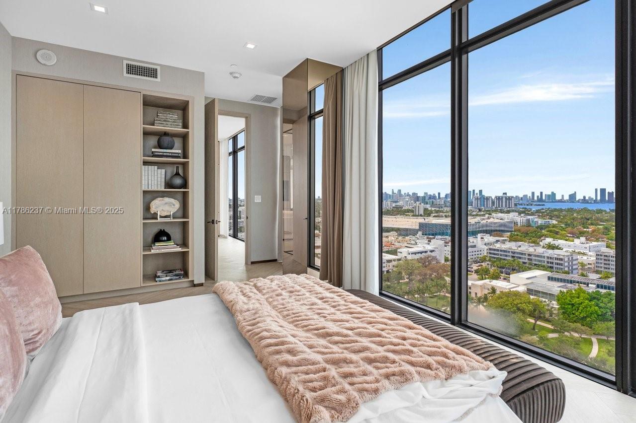 2201 COLLINS AVE CONDO - Residential