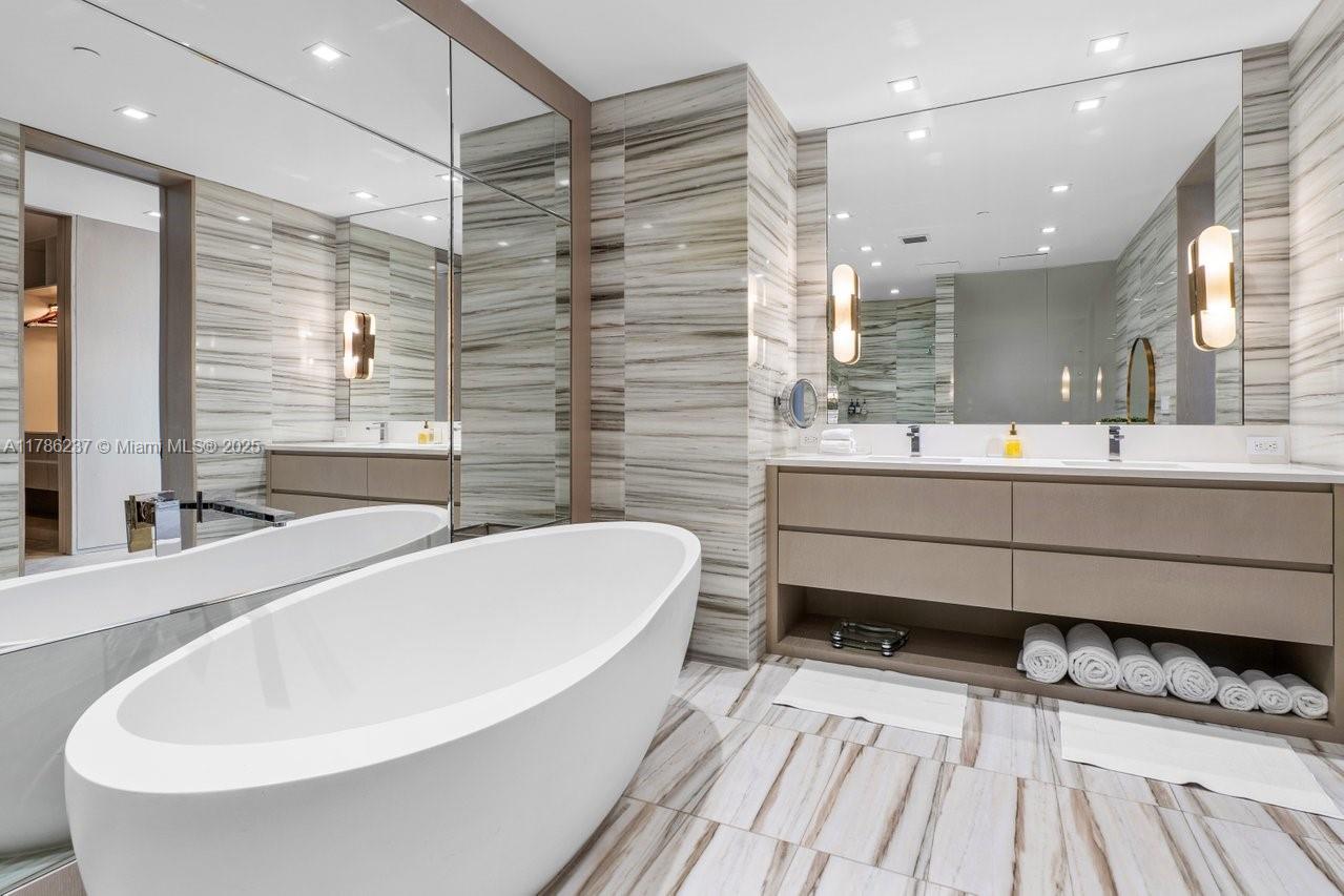 2201 COLLINS AVE CONDO - Residential