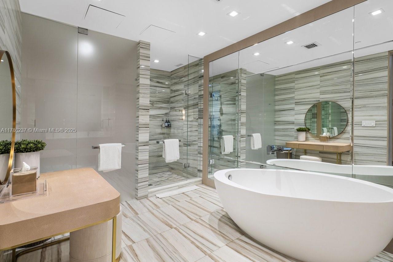 2201 COLLINS AVE CONDO - Residential